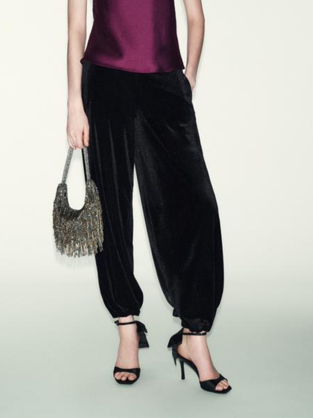 NWT. Zara Black Velvet Harem Mid-Rise Trousers. Size M.